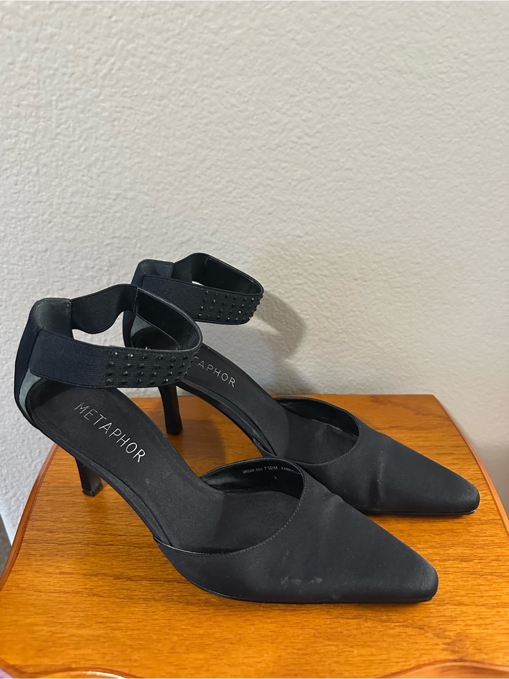 Metaphor Black Pointed Toe Ankle-Strap Mid Heels